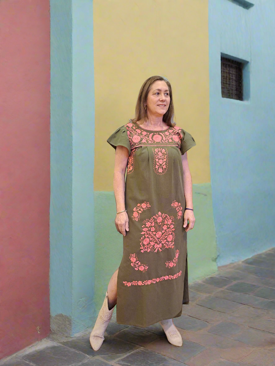 Vestido bordado Clásico Mariposa