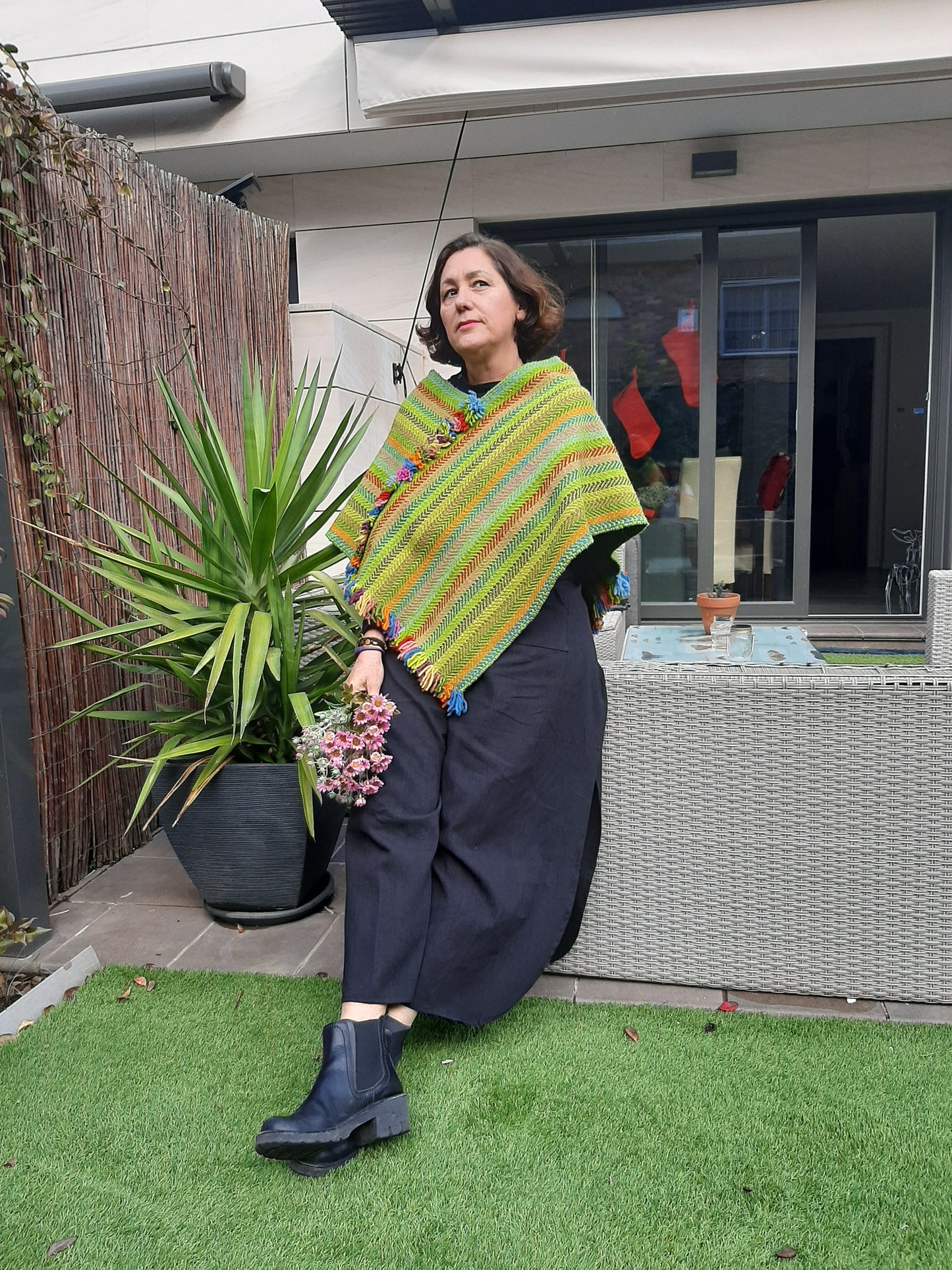 Capa-poncho de lana natural