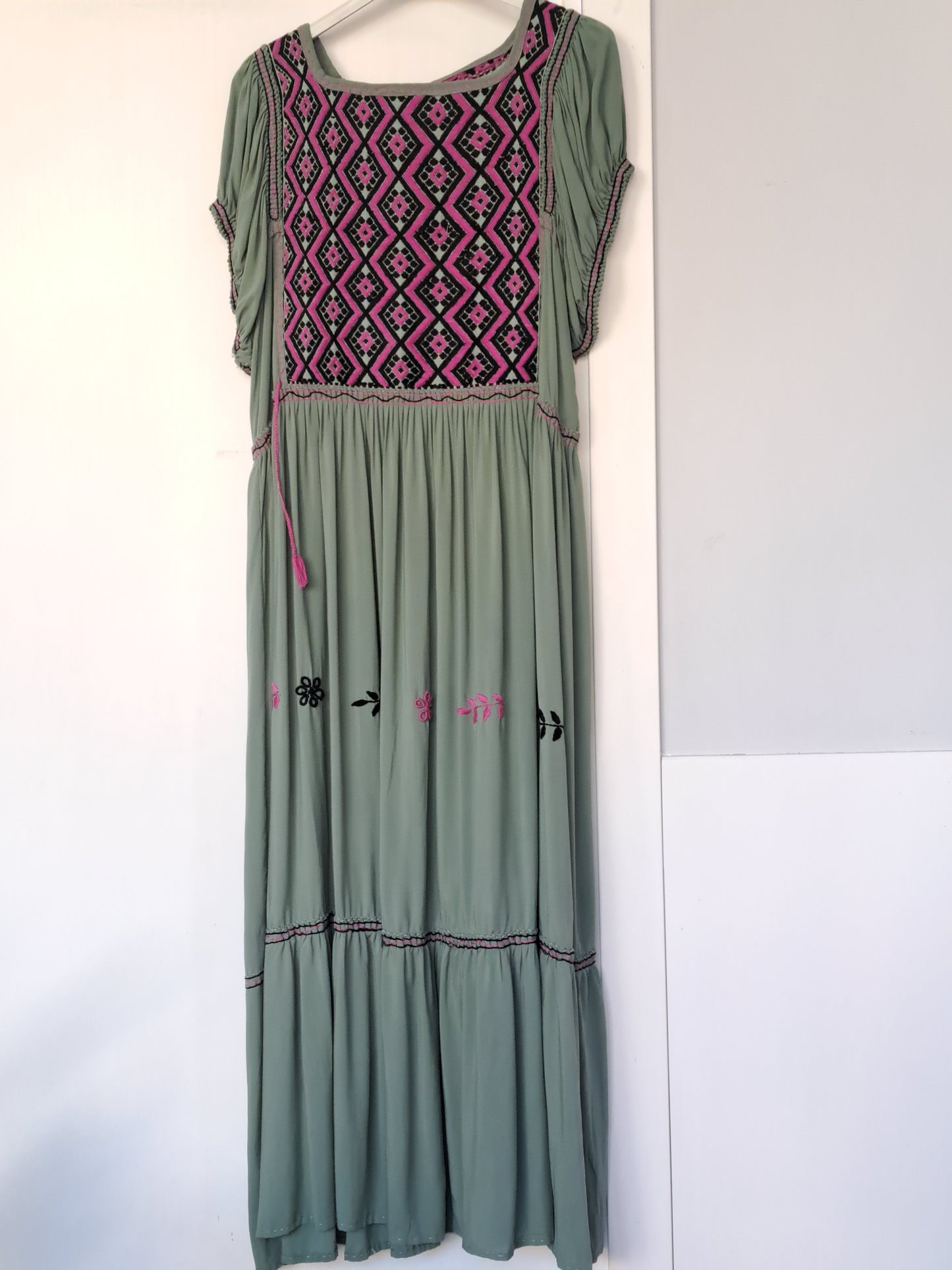 Vestido bordado Santos