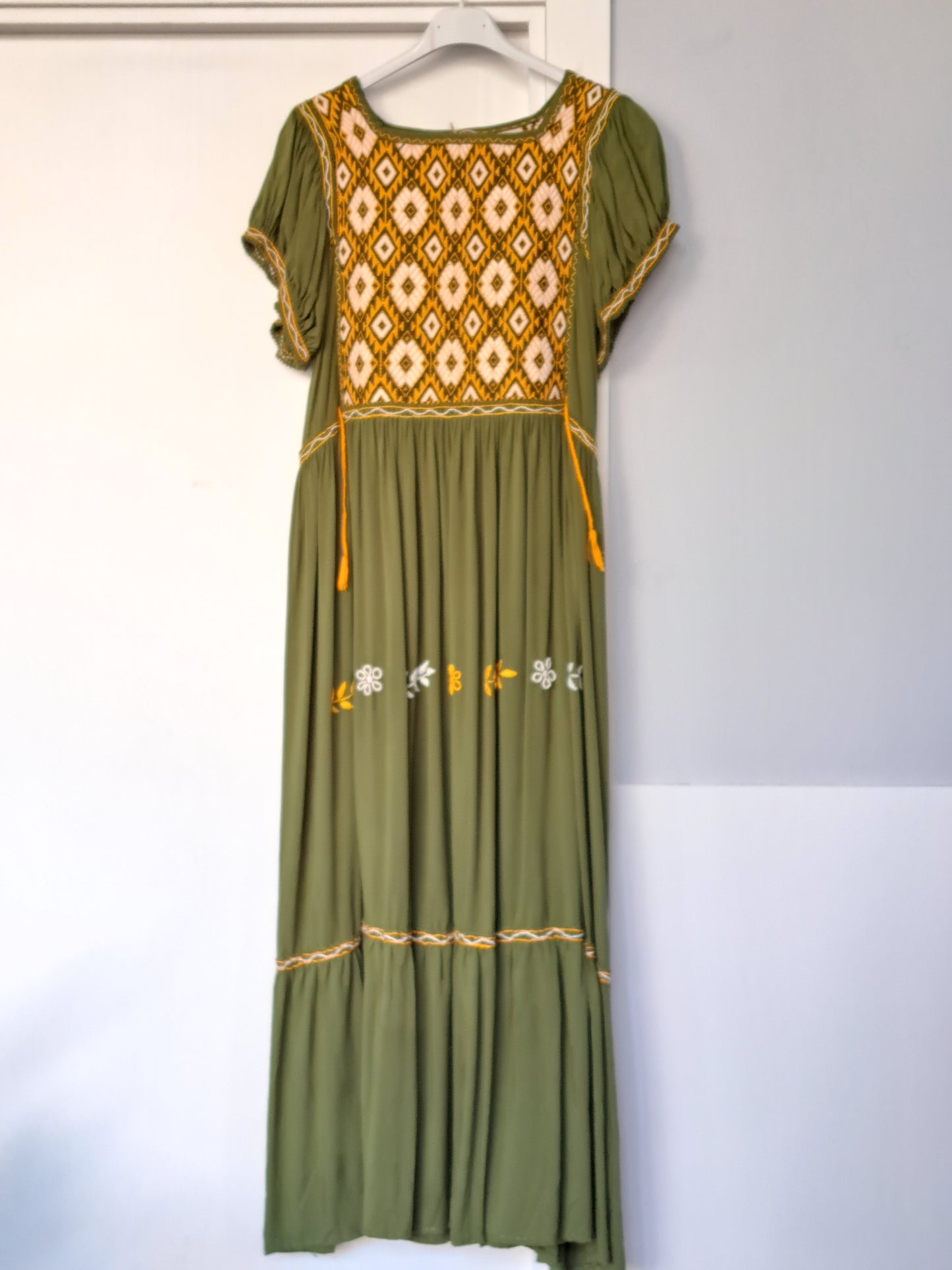 Vestido bordado Santos