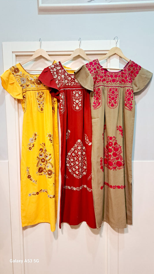 Vestido bordado Clásico Mariposa