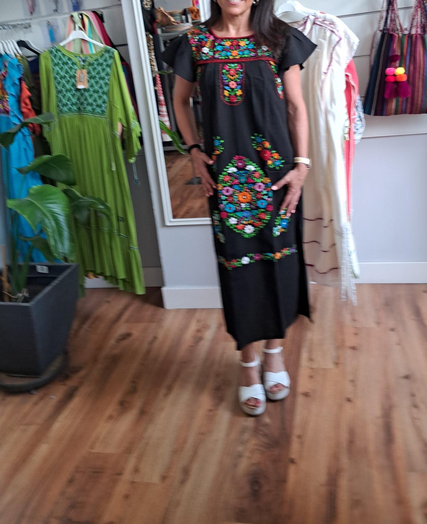Vestido bordado Clásico Mariposa