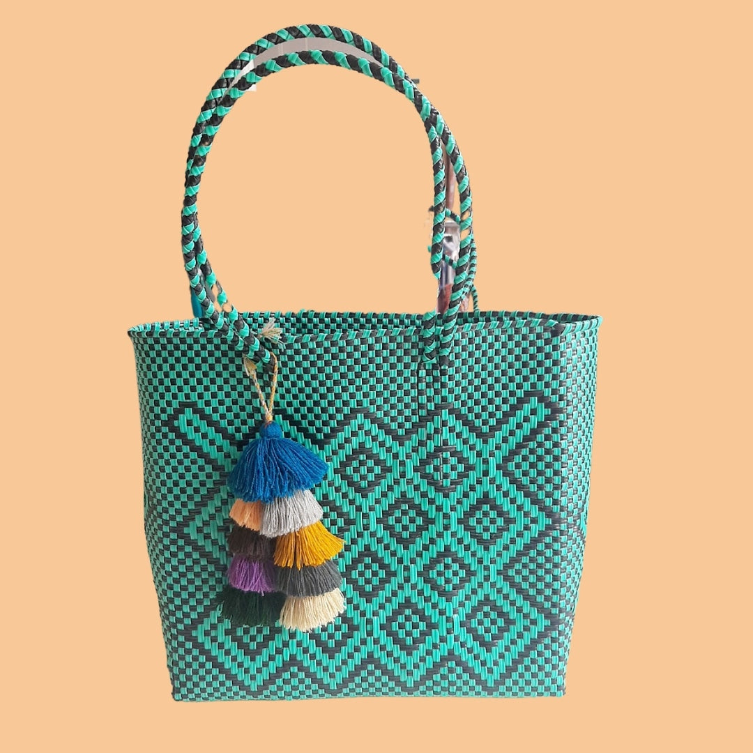 Bolso tote de plástico trenzado artesano
